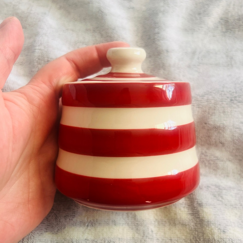 Cornishware red/cream sugar bowl Like New